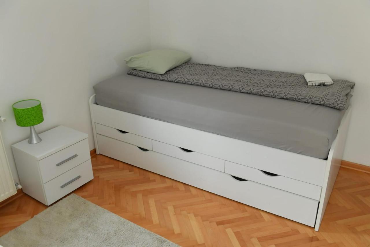 Dobi Apartmani Wing Jagodina Exterior foto