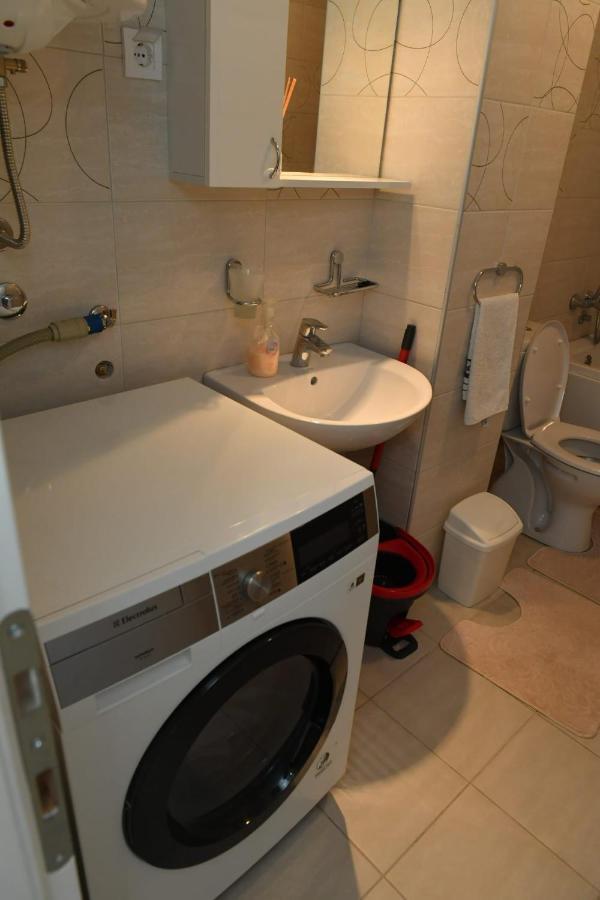 Dobi Apartmani Wing Jagodina Exterior foto
