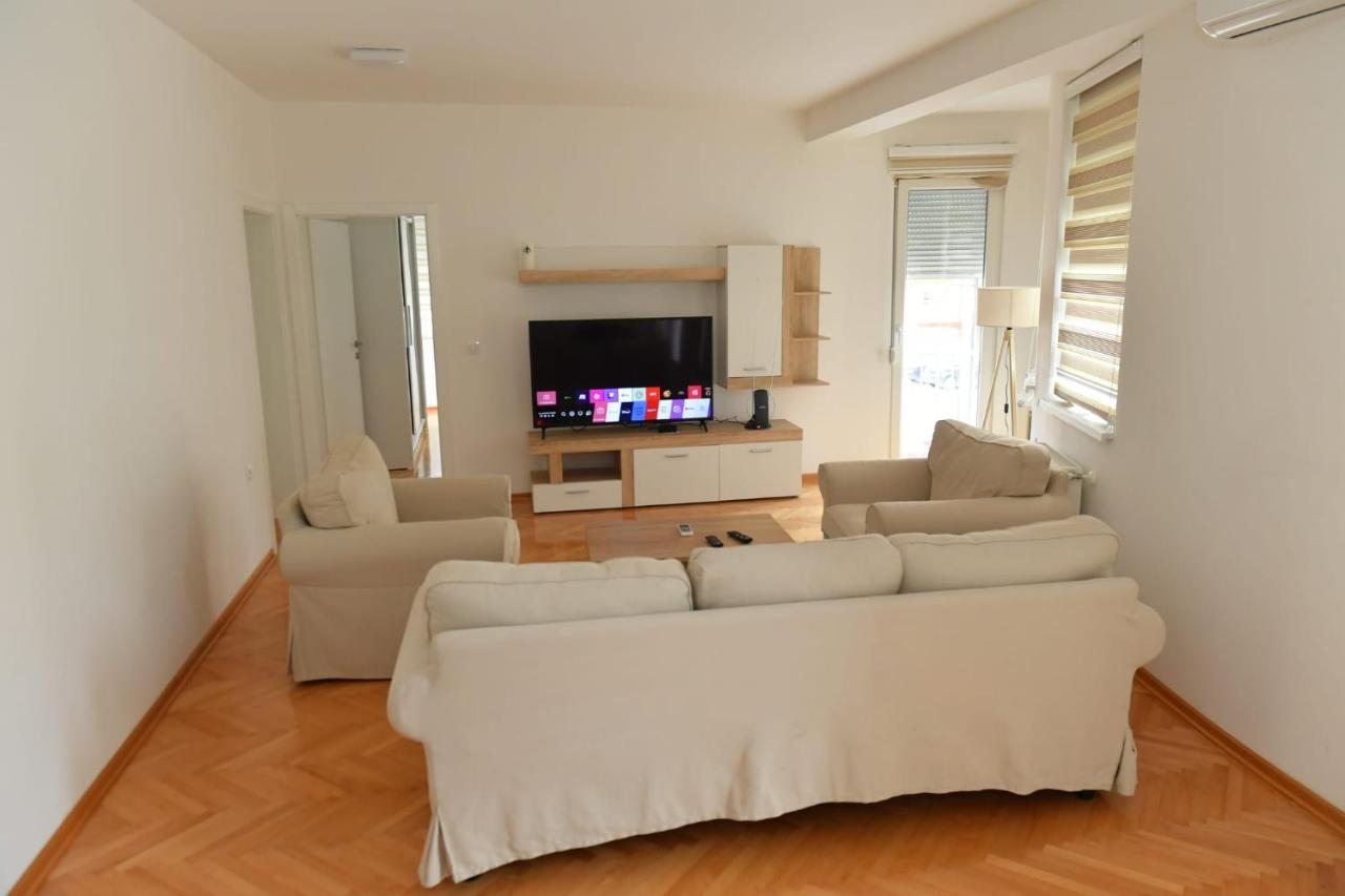 Dobi Apartmani Wing Jagodina Exterior foto